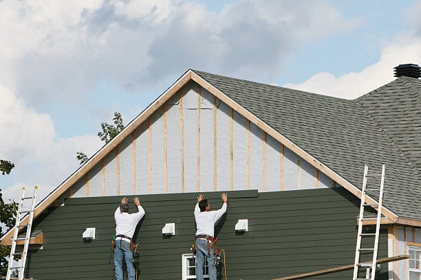 Professional Siding Replacement technician working in Franklin, GA